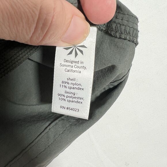 Athleta Gray Trek Utility Skirt Shorts Size 8 Hiking Outdoor Nylon Stretch Zip - Picture 9 of 11